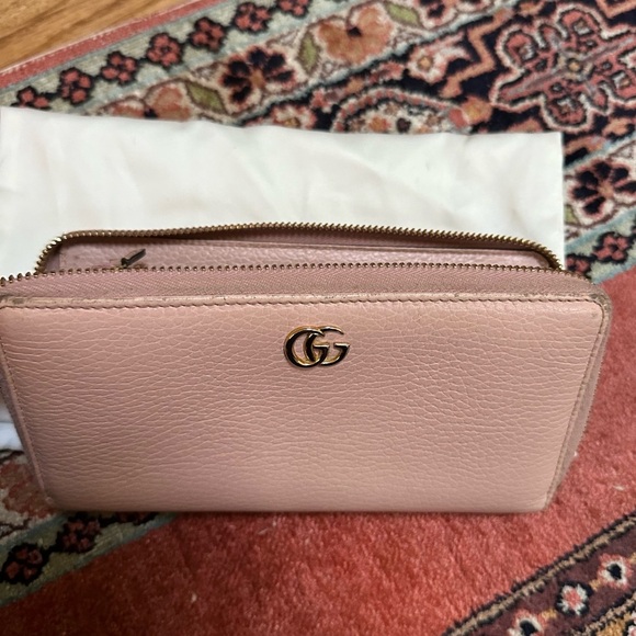 Gucci Marmont Zip Around Continental Wallet in light pink - Picture 10 of 12